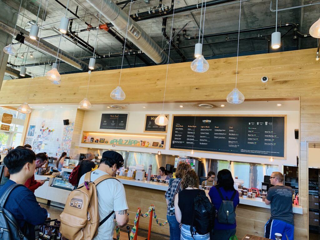 フィルズ・コーヒー店内の様子