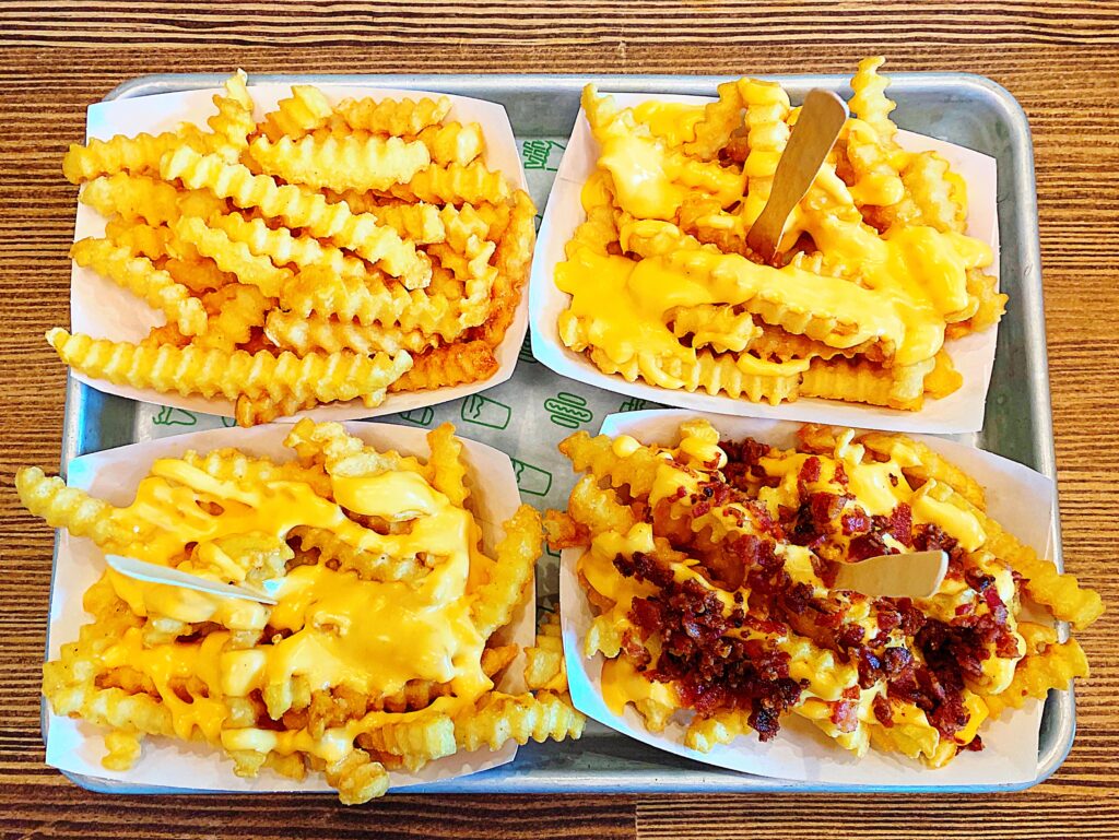 フライズ・チーズフライズ・ベーコンチーズフライズ（Fries / Cheese Fries / Bacon Cheese Fries）