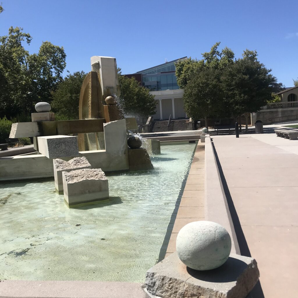 デ・アンザ・カレッジ(De Anza College)周辺の様子