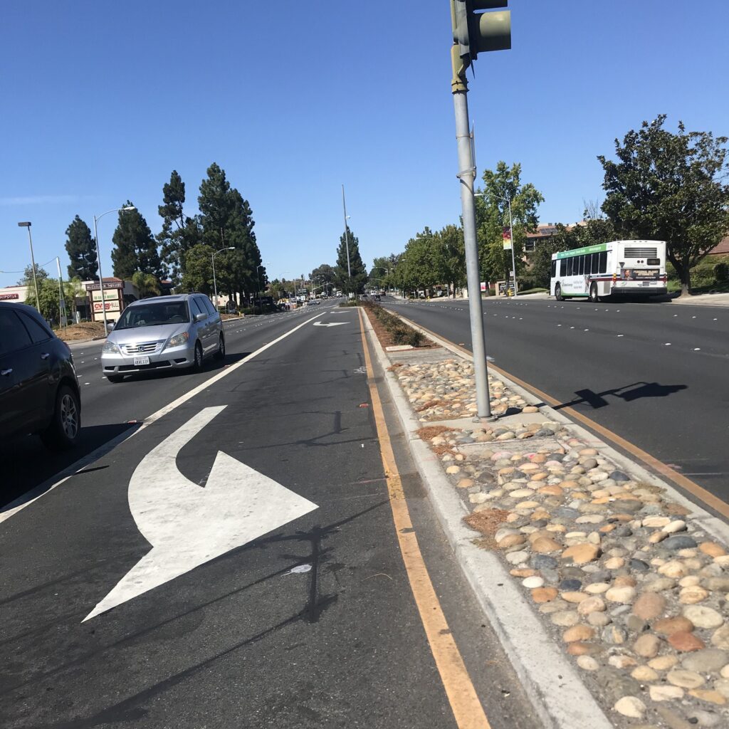 デ・アンザ・カレッジ(De Anza College)周辺の様子