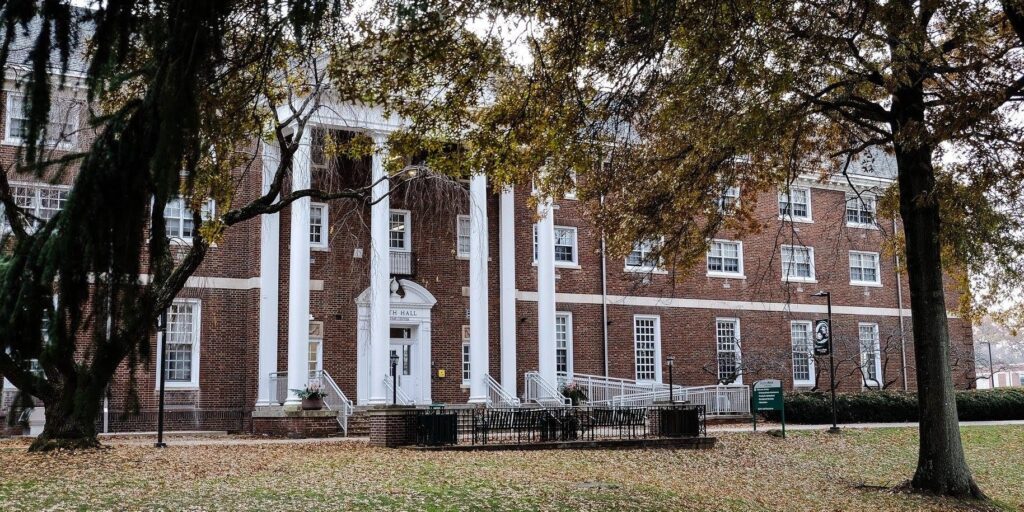 ペンシルバニア州のスリッパリーロック大学(Slippery Rock University of Pennsylvania)