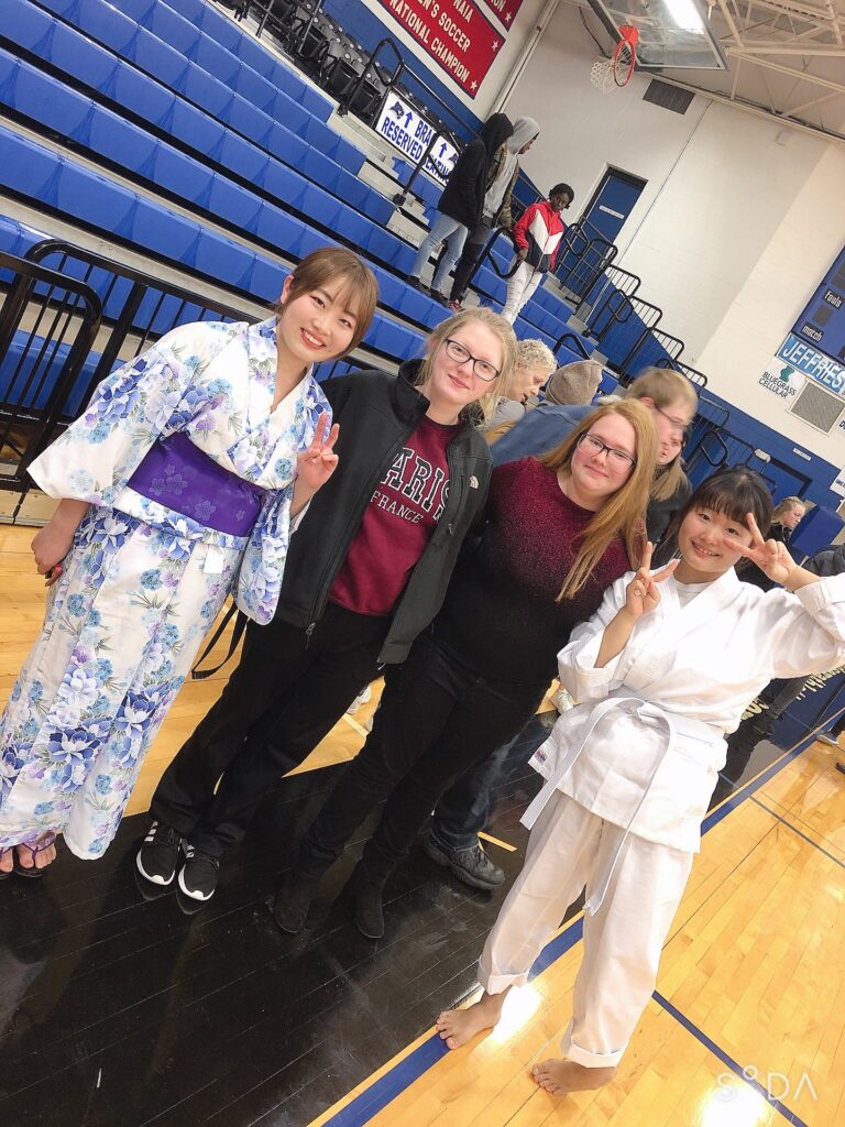 ケンタッキー州のリンジーウィルソン大学(Lindsey Wilson College)に留学する澤田さん