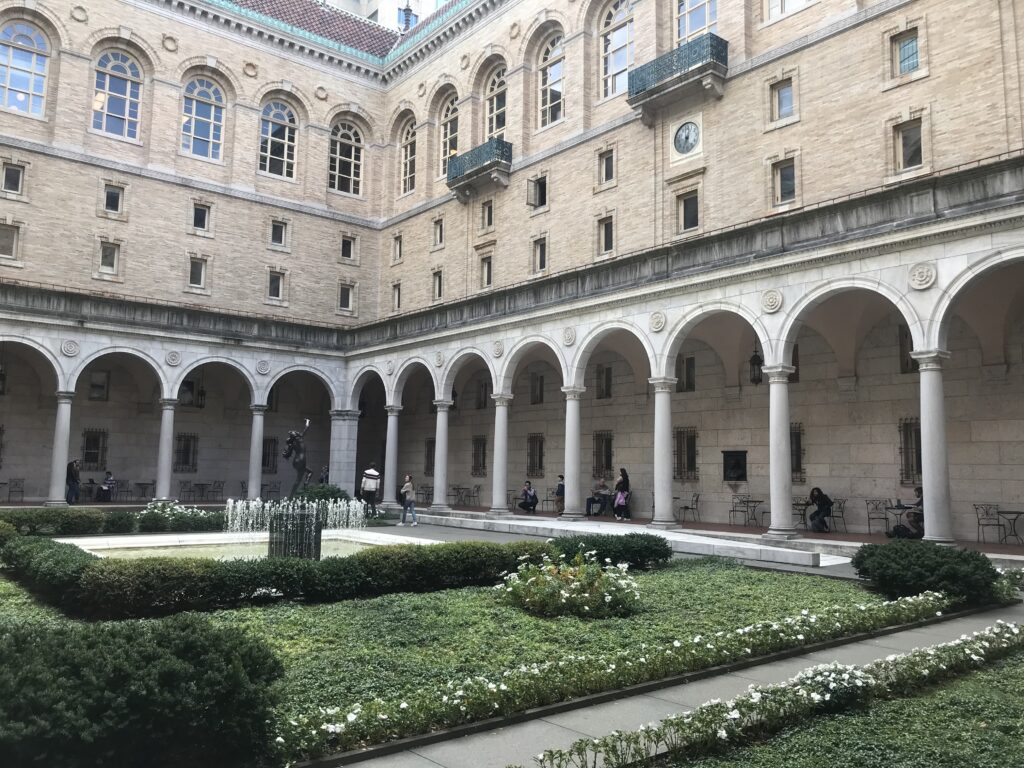 マサチューセッツ州のマサチューセッツ大学ボストン校(the University of Massachusetts Boston)周辺の様子